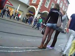 Teen girl's sexy butt and stockings Picture 7