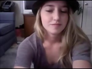 Little princes shows her beautiful nudity Picture 3