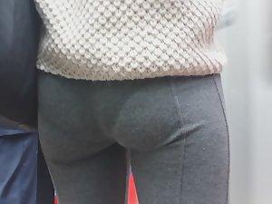 Slim girl's panties are too tight Picture 5