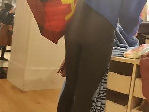Noticeable hole and thong in cheap leggings Picture 4
