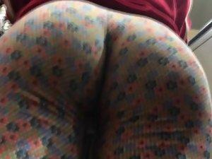 Fuckable ass in colorful leggings Picture 1