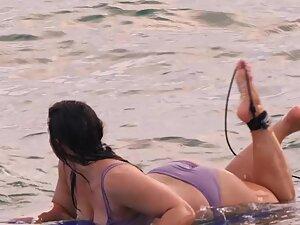 Thick butt shakes like jello on surfboard Picture 8