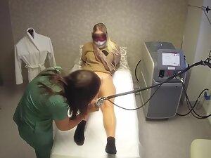 Tight buttocks and yummy pussy caught during depilation Picture 8