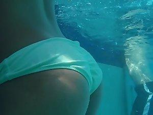 Little bubble butt inside swimming pool Picture 3