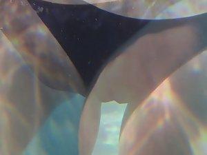 Little bubble butt inside swimming pool Picture 5
