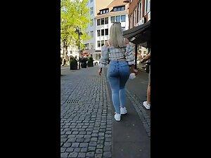 Shorty blonde got a phat ass in tight blue jeans Picture 1