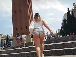 Big girl likes to show off her phat ass in tiny cotton shorts Picture 1
