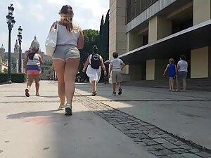 Big girl likes to show off her phat ass in tiny cotton shorts Picture 7