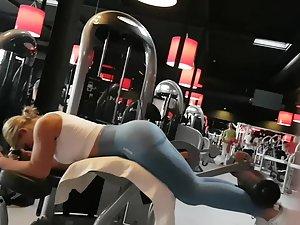 Spying a hot fitness influencer in the gym Picture 4