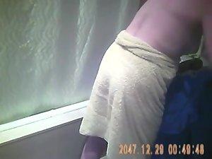 Chubby mature lady on a hidden cam Picture 4