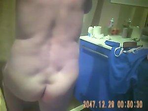 Chubby mature lady on a hidden cam Picture 7