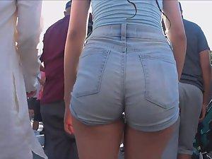 Unseen ass and wedgie of an asian girl Picture 5