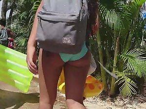 Dream location for voyeurism on beach Picture 1