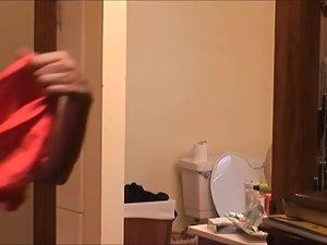 Mature woman caught nude by hidden camera Picture 8