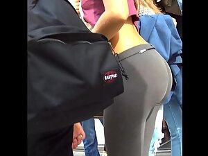 Her ass looks fuckable beyond imagination Picture 5