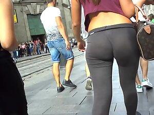 Her ass looks fuckable beyond imagination Picture 8