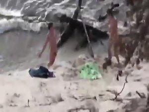 Wild plowing fully spied on a beach Picture 8