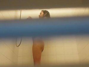 Shower with a finger up her ass Picture 7