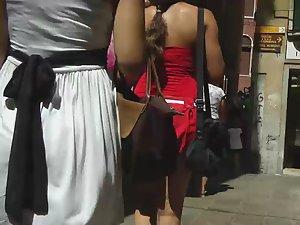 Tourist teen girl's ass seen in upskirt Picture 5