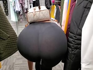 Amazing ass and thong mooning the voyeur