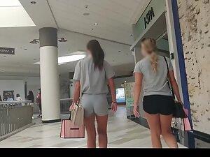 Perfectly rounded ass cheeks in shopping mall Picture 6