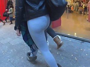 Sexy girl's thong shows through tights Picture 8