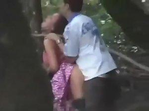 Spying an impulsive fuck in a park Picture 4