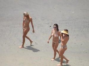 Nudist ladies walking and posing for photos Picture 2
