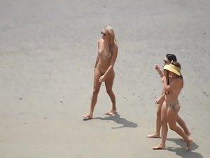 Nudist ladies walking and posing for photos Picture 3