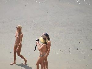 Nudist ladies walking and posing for photos Picture 4