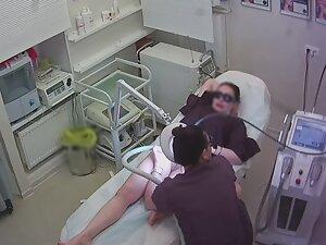 Thick milf gets pussy hair removal by a professional Picture 1