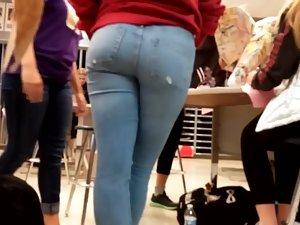 Sexy ass of a schoolgirl in jeans Picture 8