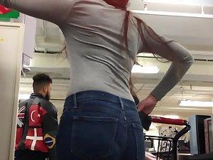 Peeping an adorable girl for a long time Picture 3