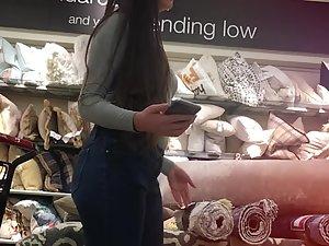 Peeping an adorable girl for a long time Picture 5