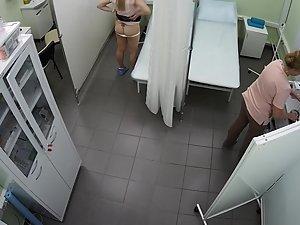 Spying on hot woman in the hospital Picture 2