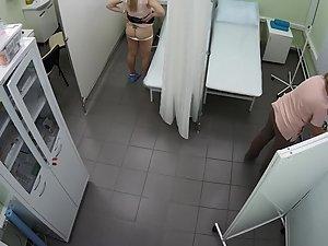 Spying on hot woman in the hospital Picture 3