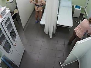 Spying on hot woman in the hospital Picture 4