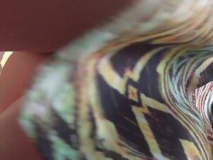 Chatting up a beautiful girl to see her upskirt Picture 2