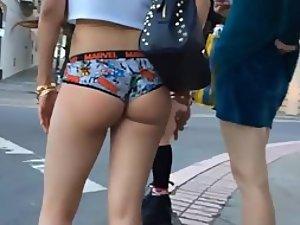 Following a girl during no pants day Picture 1