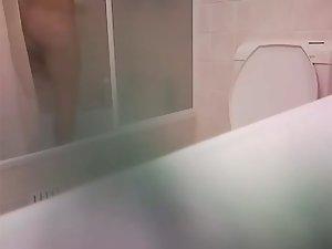 Blonde sister showers and shaves legs Picture 5