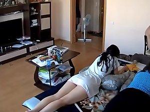 Spying friend's girl with a hidden camera Picture 5