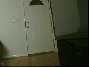 Naked woman opens door to a pizza boy Picture 6