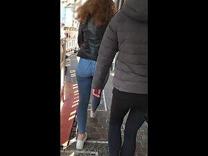Curly girl fills up her jeans in just the right way Picture 2