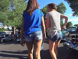 Voyeur busted by girl with a wedgie Picture 6