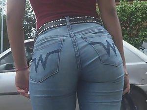Catching up to tight young ass in jeans Picture 8