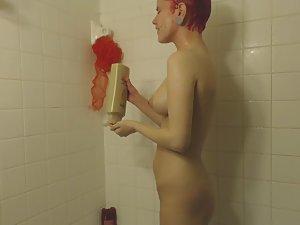 Seductive shower video shows all about her Picture 1