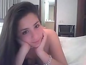 Ravishing teenage girl poses naked