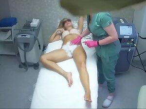 Spying on hot woman's quick hair removal treatment Picture 8