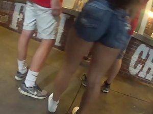 Muscular legs and ass up close and personal Picture 5