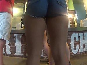 Muscular legs and ass up close and personal Picture 7